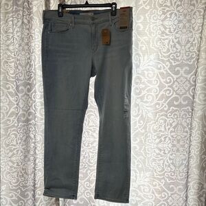Women’s New Light blue Levi Jeans